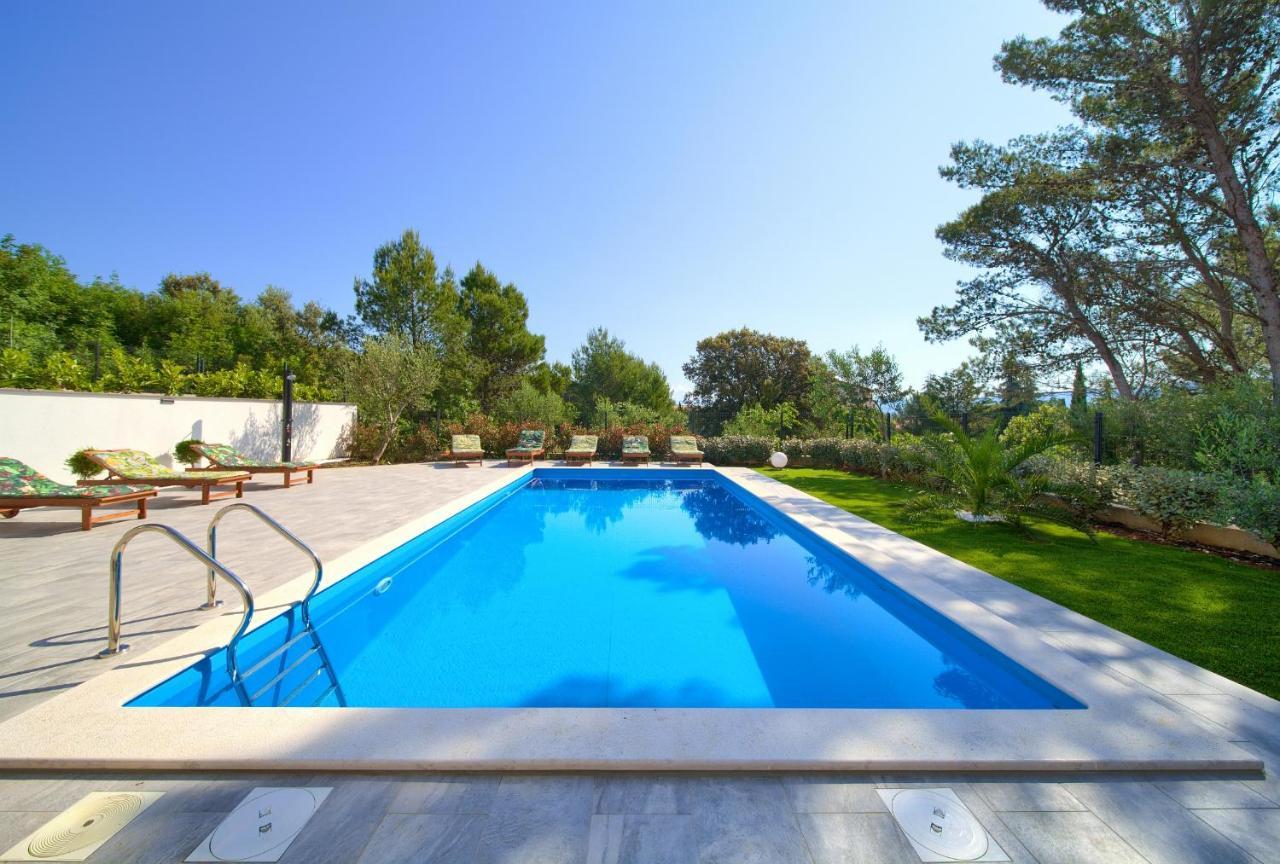 Apartments Paola & Karla With Pool Krk Town Extérieur photo