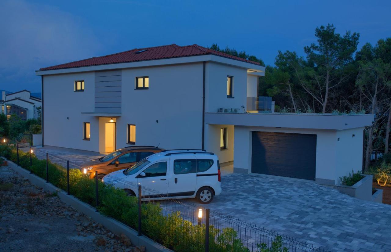 Apartments Paola & Karla With Pool Krk Town Extérieur photo
