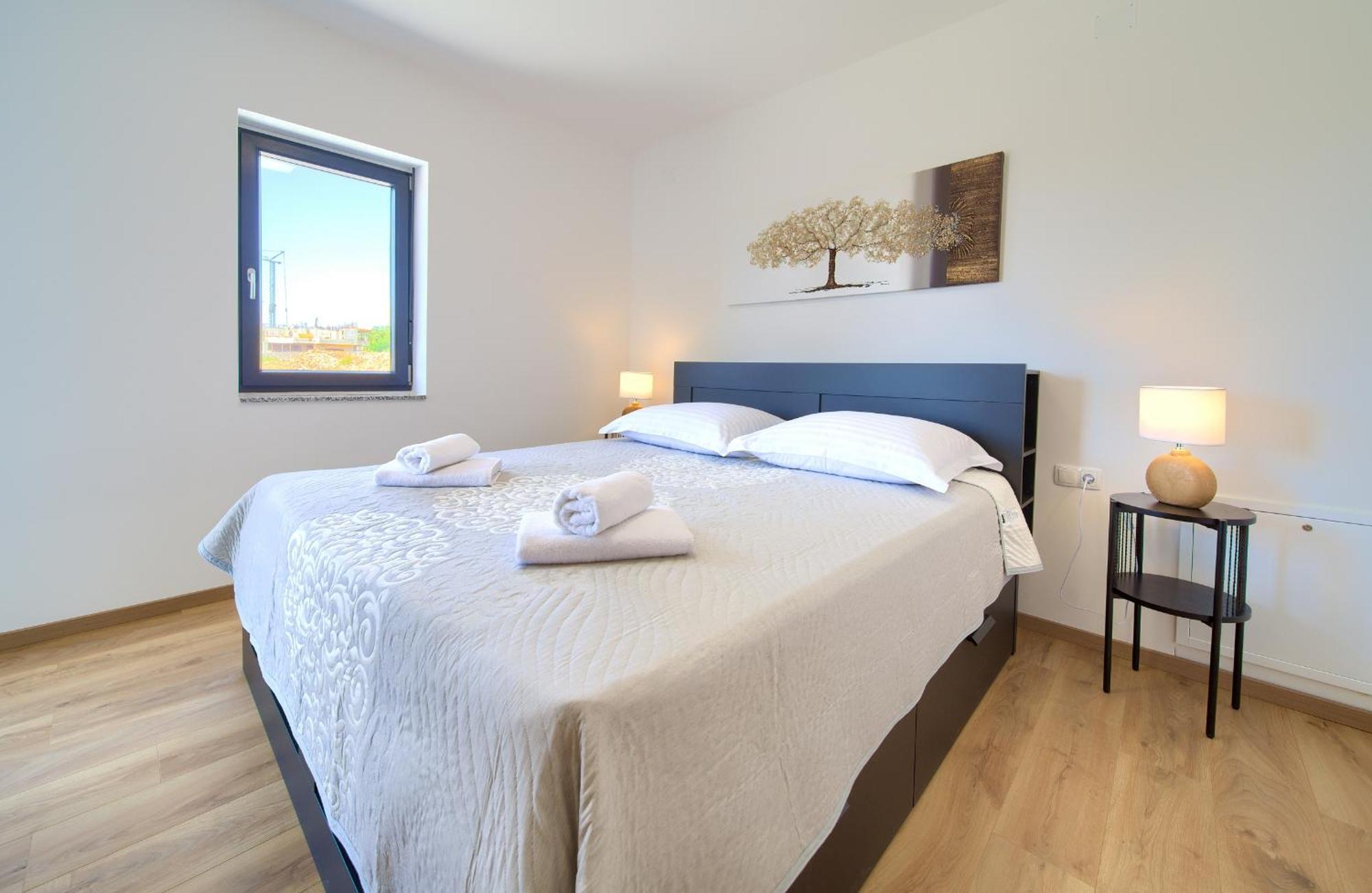 Apartments Paola & Karla With Pool Krk Town Chambre photo