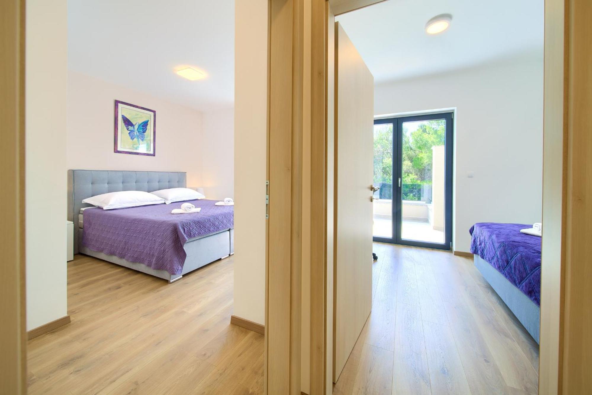 Apartments Paola & Karla With Pool Krk Town Chambre photo
