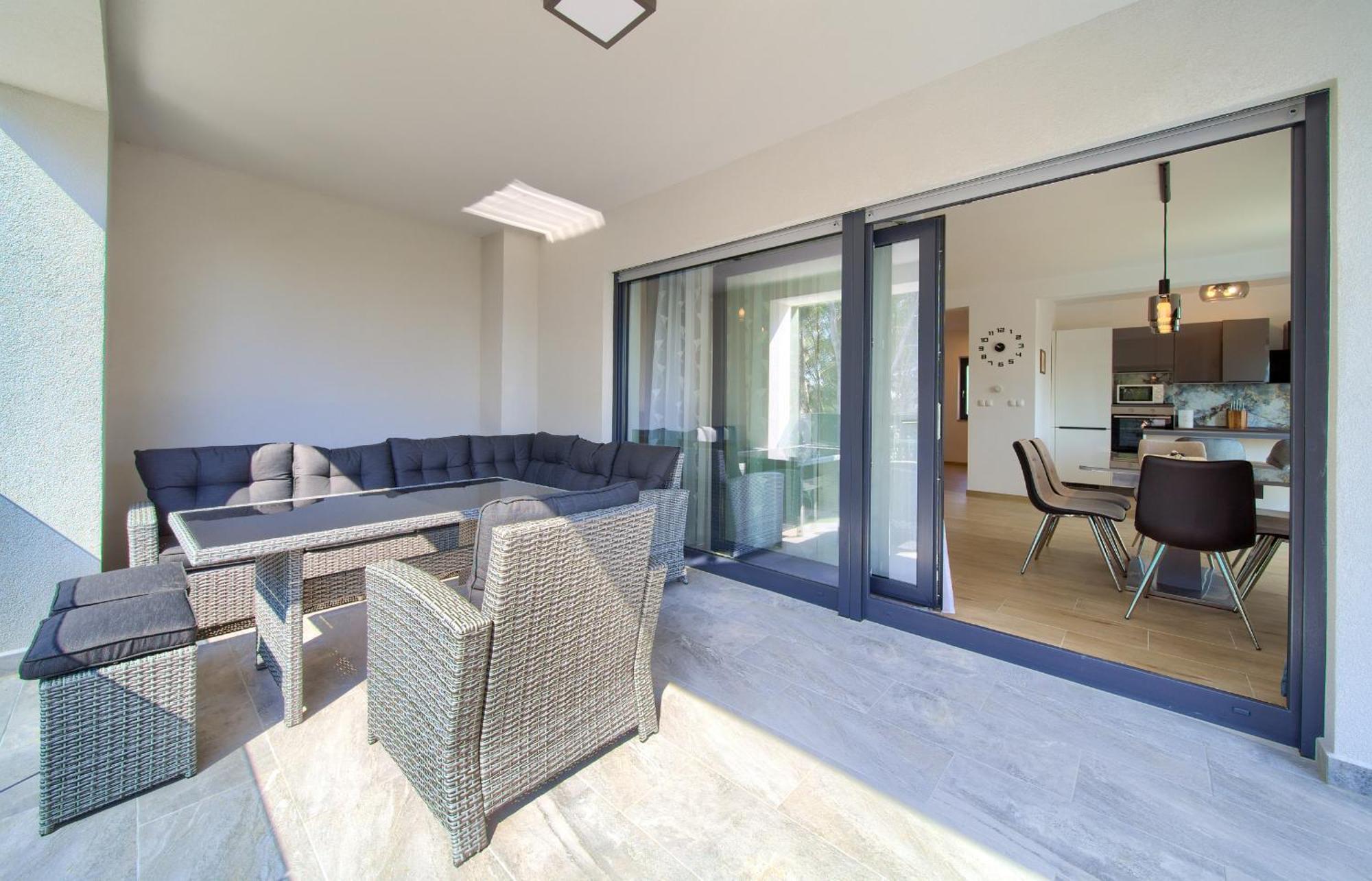Apartments Paola & Karla With Pool Krk Town Chambre photo