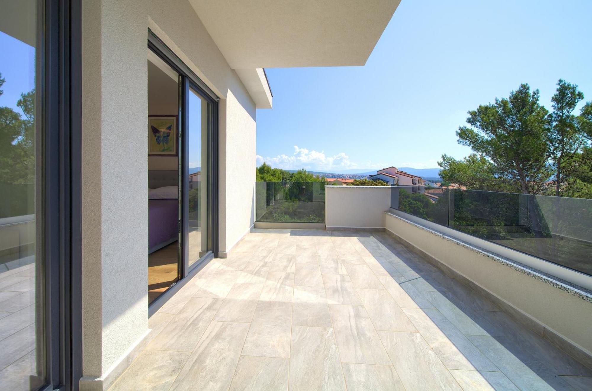 Apartments Paola & Karla With Pool Krk Town Chambre photo